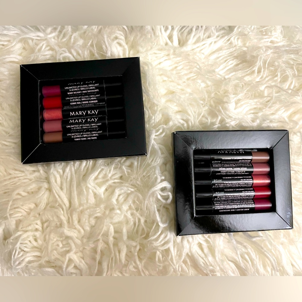 2 Mini sets of Mary Kay lipglosses